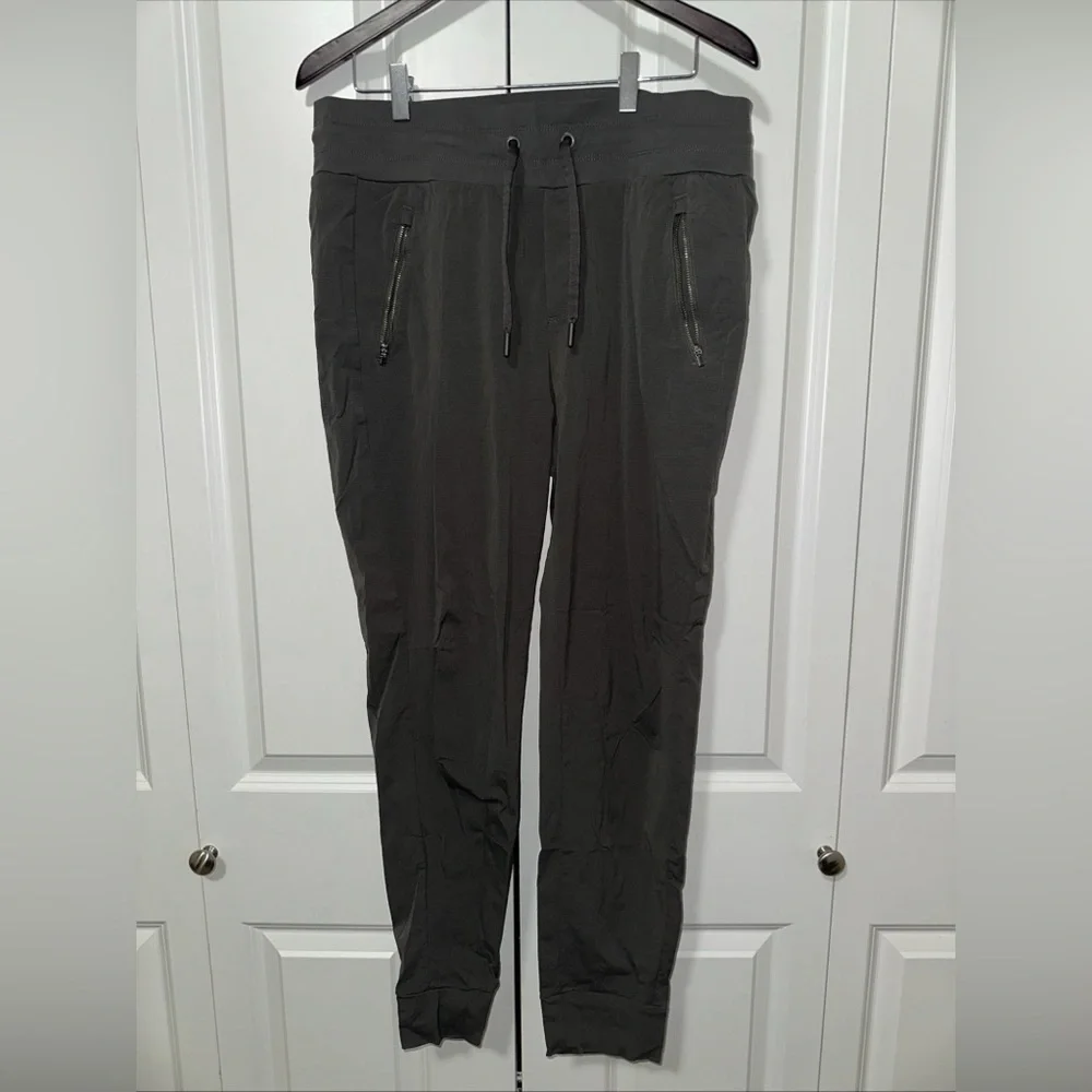Athleta Trekkie Mid Rise Legacy Jogger Size 12
